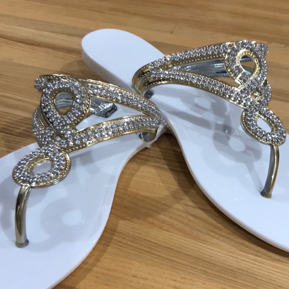 Shoes - 🎉Host Pick🎉NWT Rhinestone Sandals